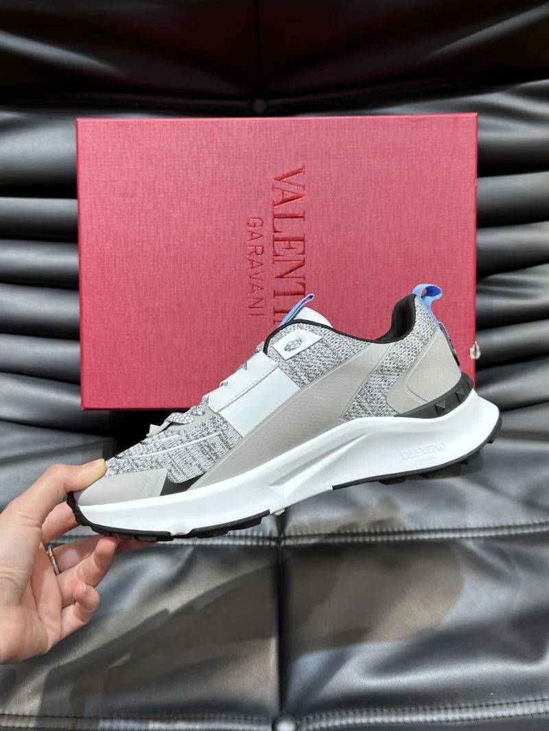 Minimalist Valentino Low Shoes 35806
