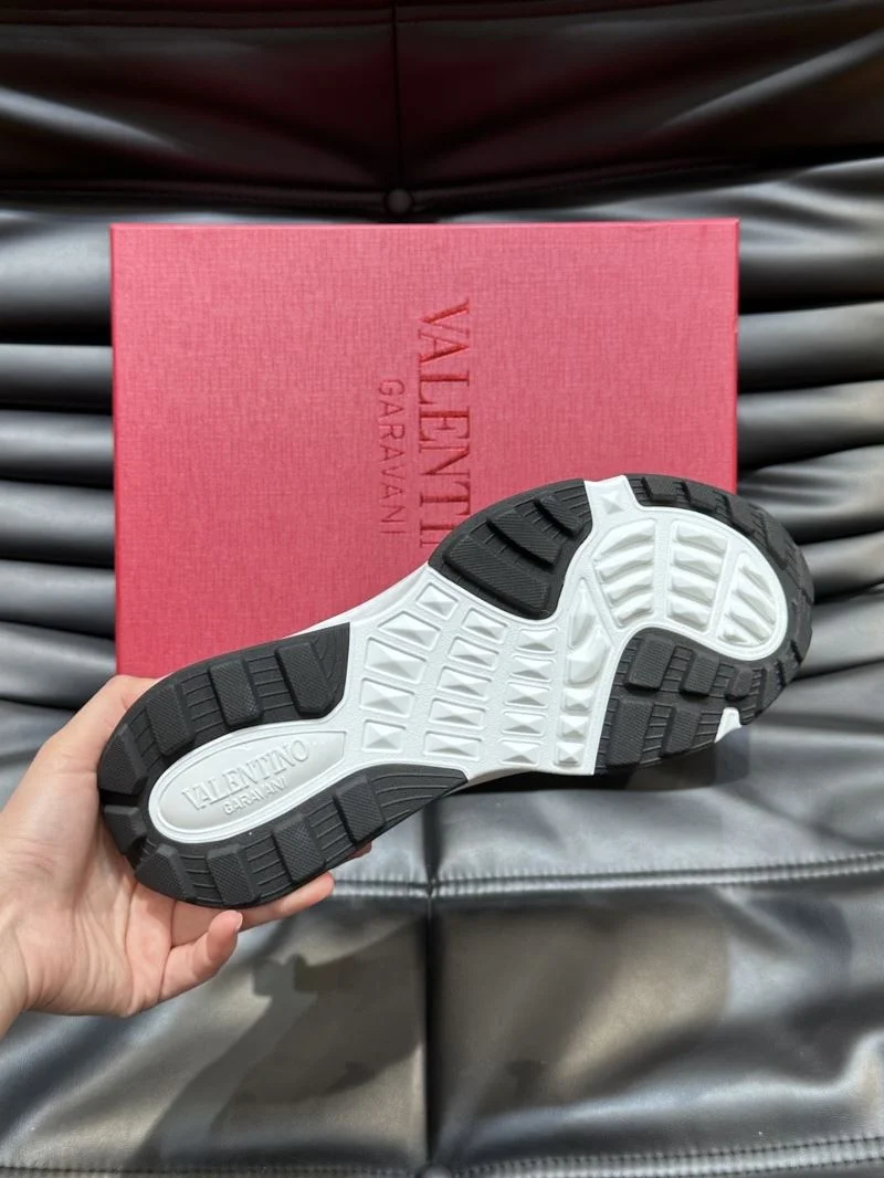 Minimalist Valentino Low Shoes 35806