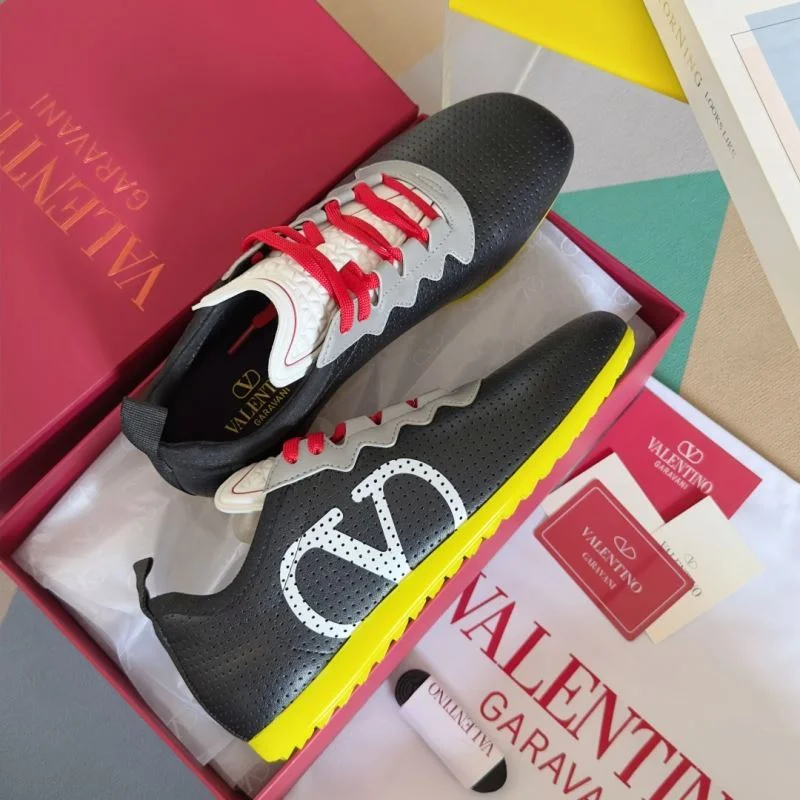 Flexible Valentino Low Shoes 36286