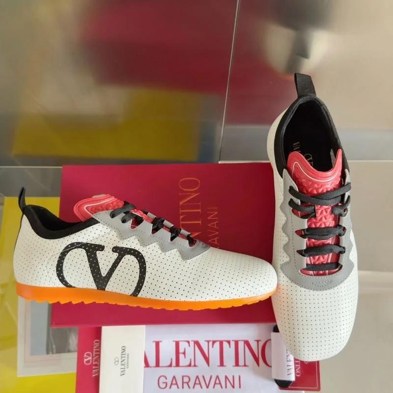 Cozy Valentino Low Shoes 36287