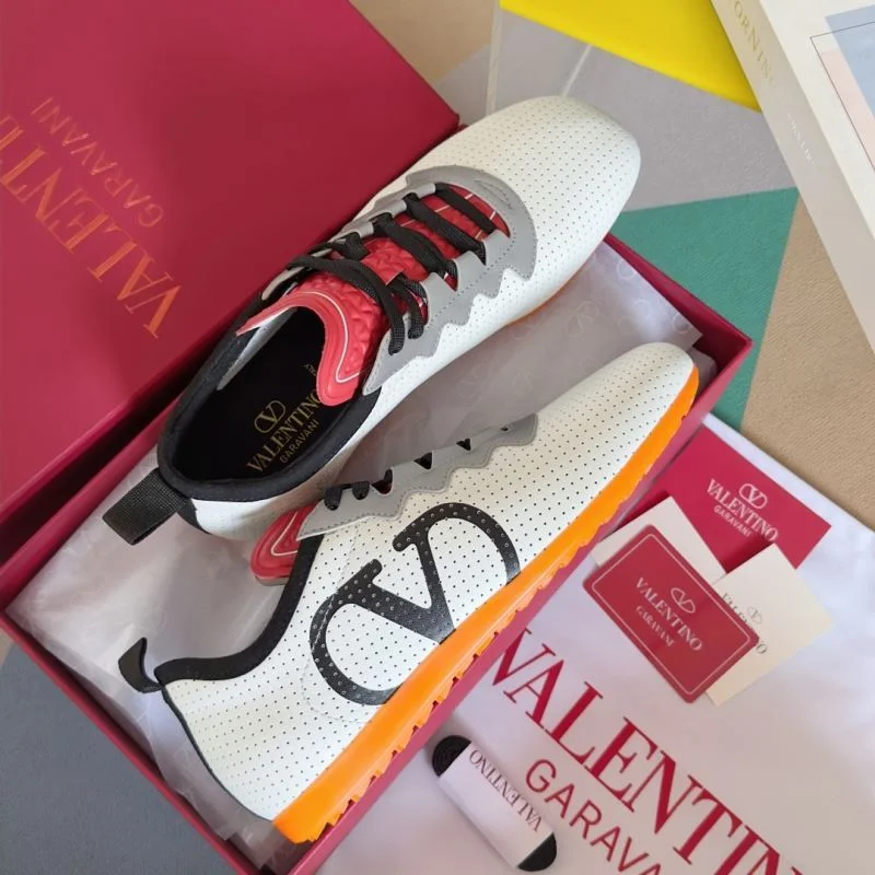 Cozy Valentino Low Shoes 36287