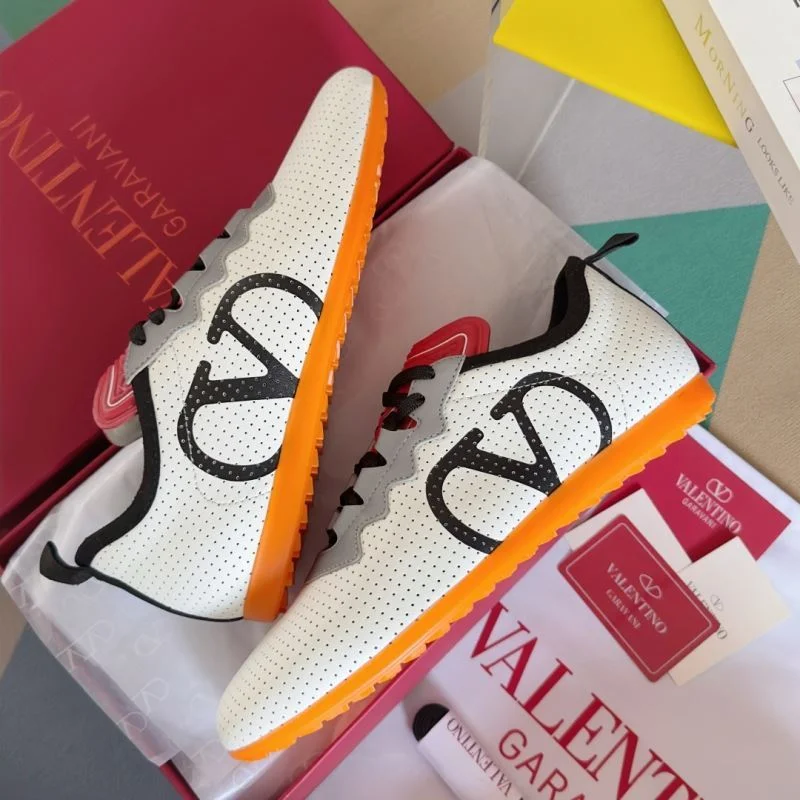 Cozy Valentino Low Shoes 36287