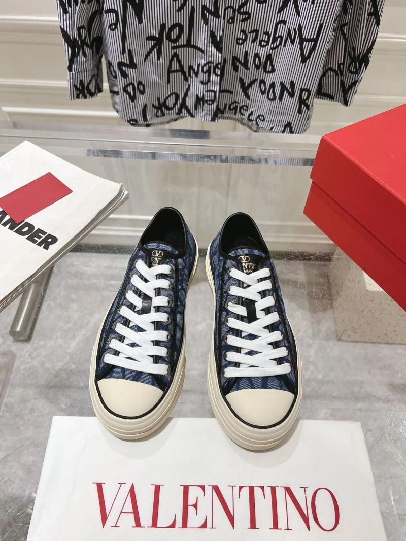 Efficient Valentino Low Shoes 36277