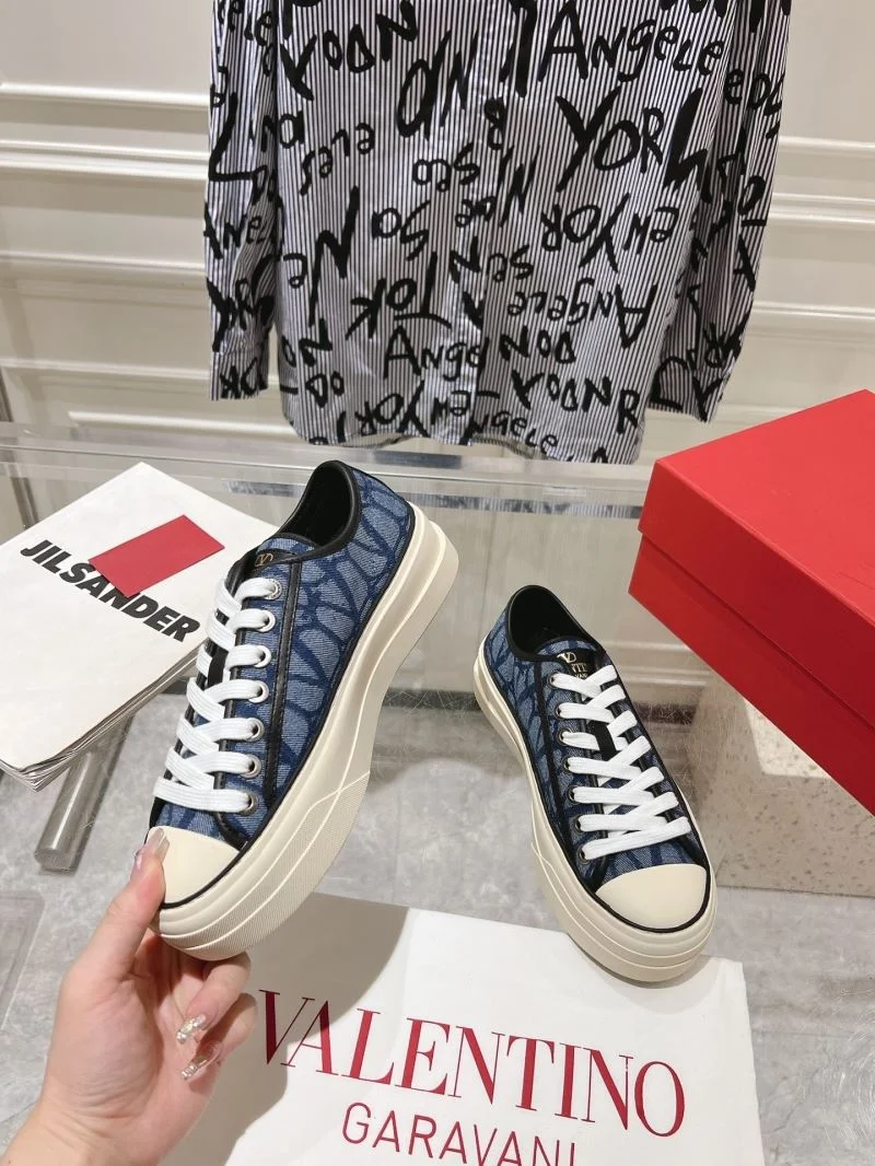 Efficient Valentino Low Shoes 36277