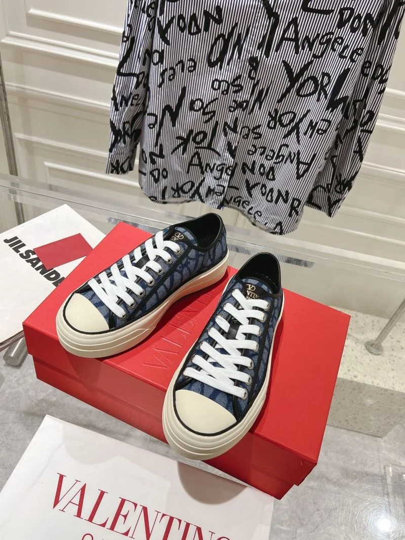 Efficient Valentino Low Shoes 36277