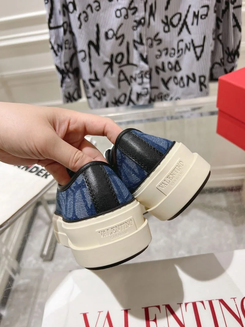 Efficient Valentino Low Shoes 36277