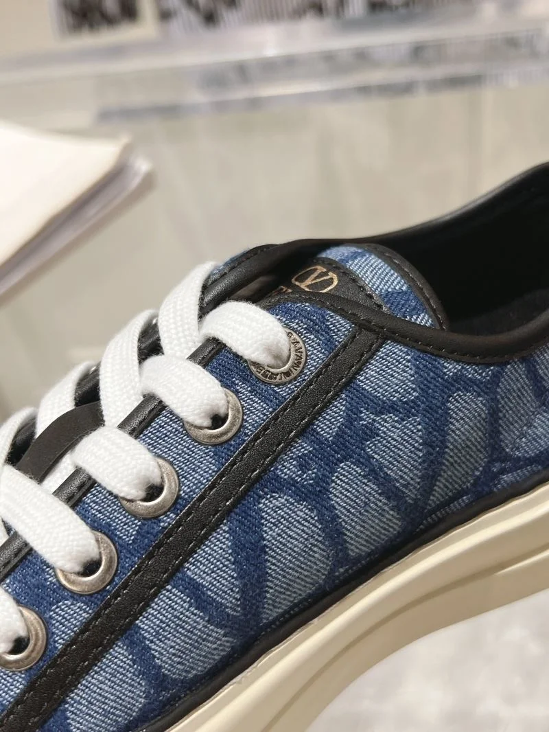 Efficient Valentino Low Shoes 36277