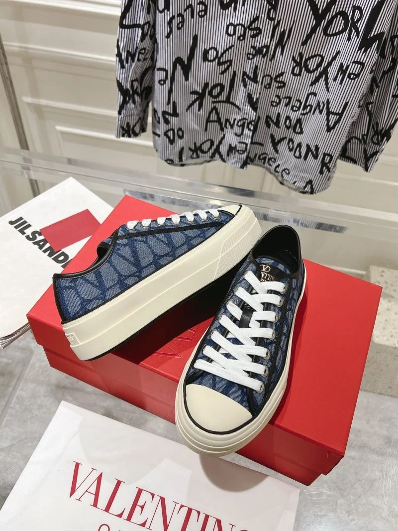 Efficient Valentino Low Shoes 36277