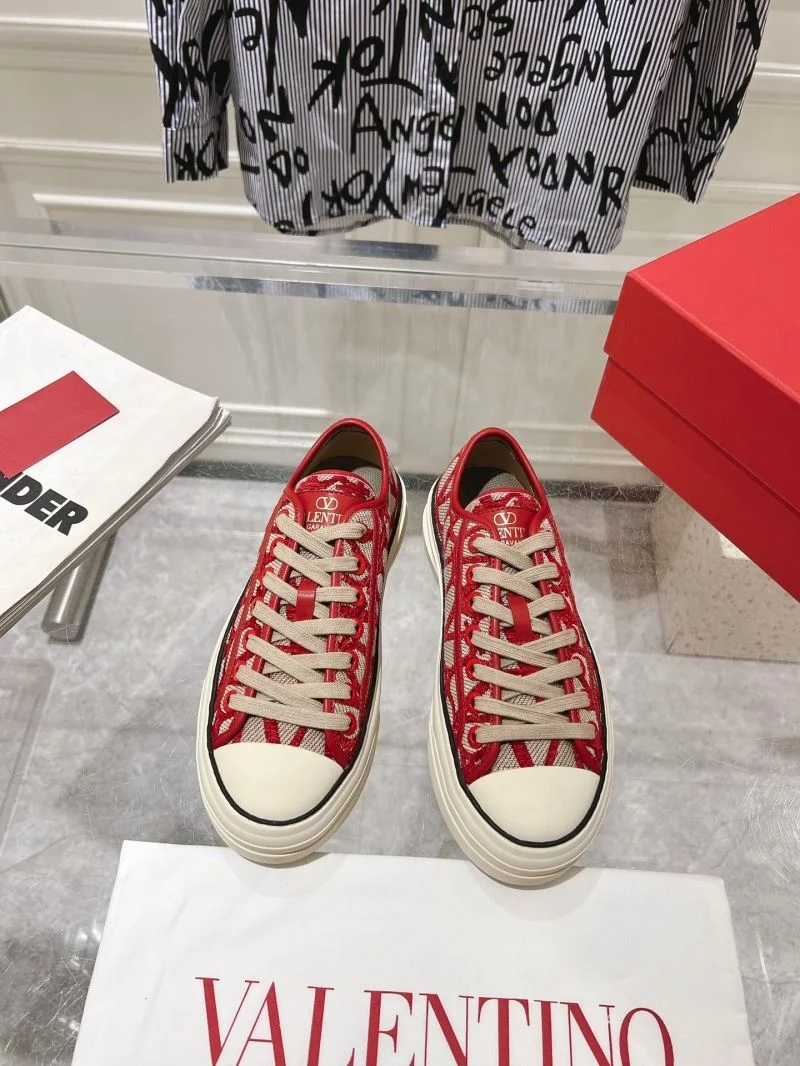 Comfortable Valentino Low Shoes 36265