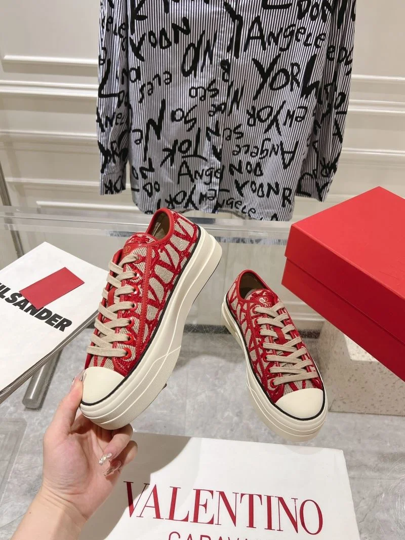 Comfortable Valentino Low Shoes 36265