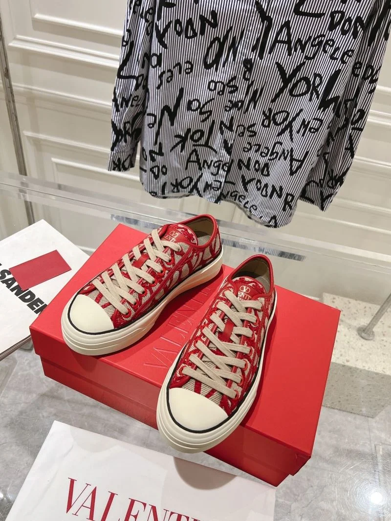 Comfortable Valentino Low Shoes 36265