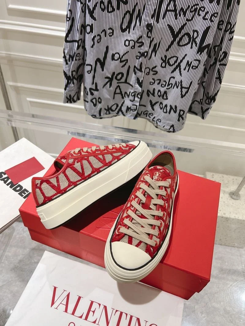 Comfortable Valentino Low Shoes 36265