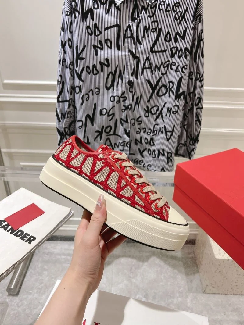 Comfortable Valentino Low Shoes 36265