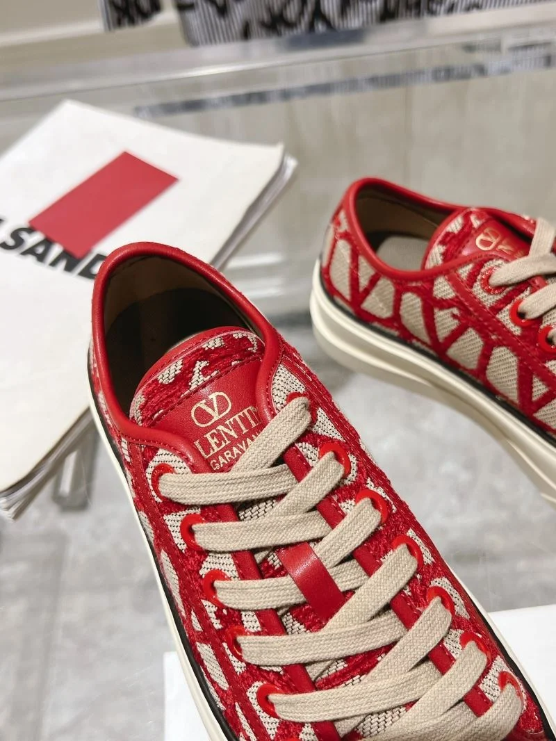 Comfortable Valentino Low Shoes 36265