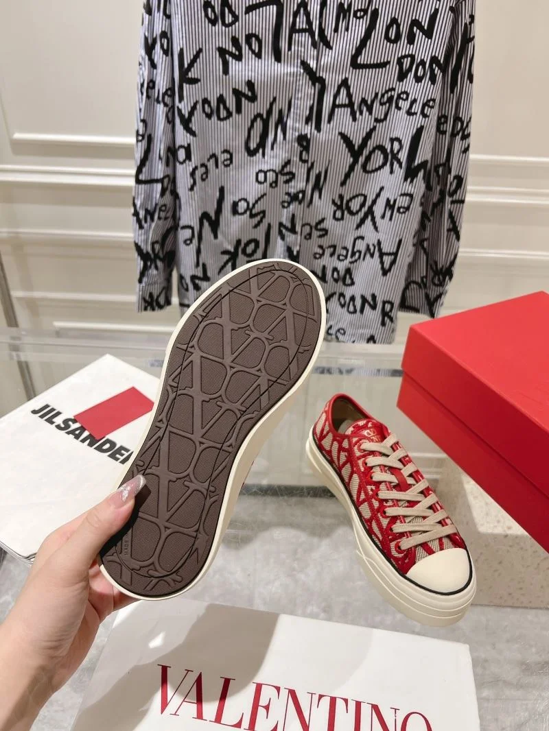 Comfortable Valentino Low Shoes 36265
