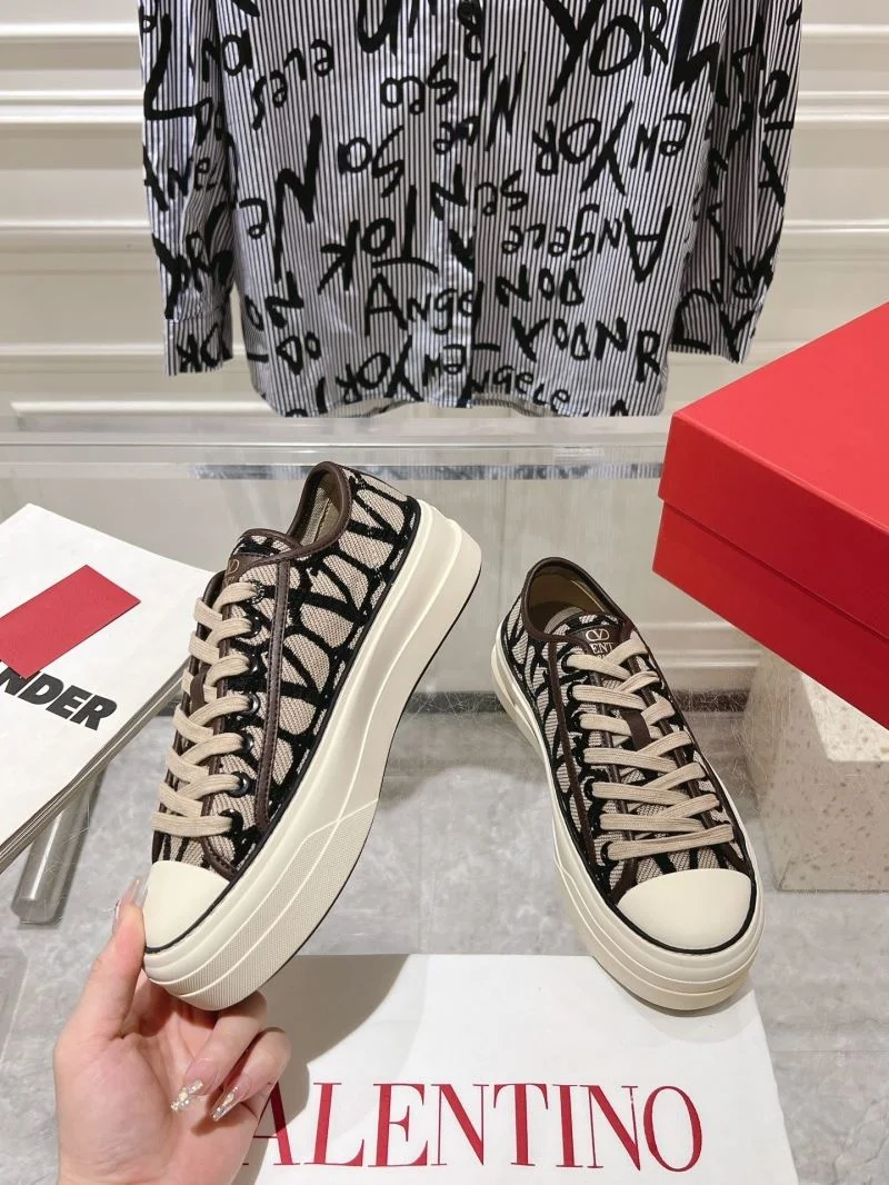 Contemporary Valentino Low Shoes 36263