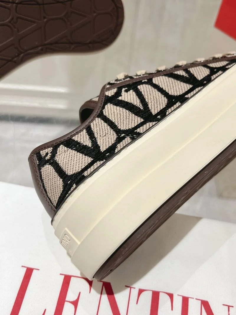 Contemporary Valentino Low Shoes 36263
