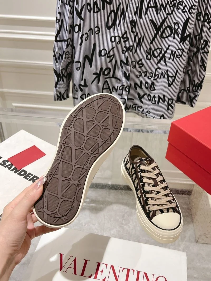 Contemporary Valentino Low Shoes 36263