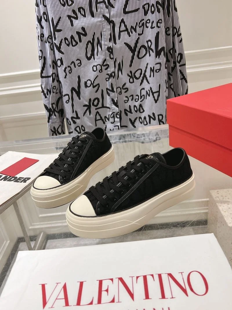 Valentino Low Shoes Attractive 36262