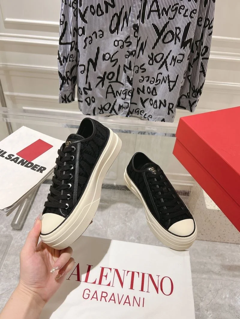 Valentino Low Shoes Attractive 36262