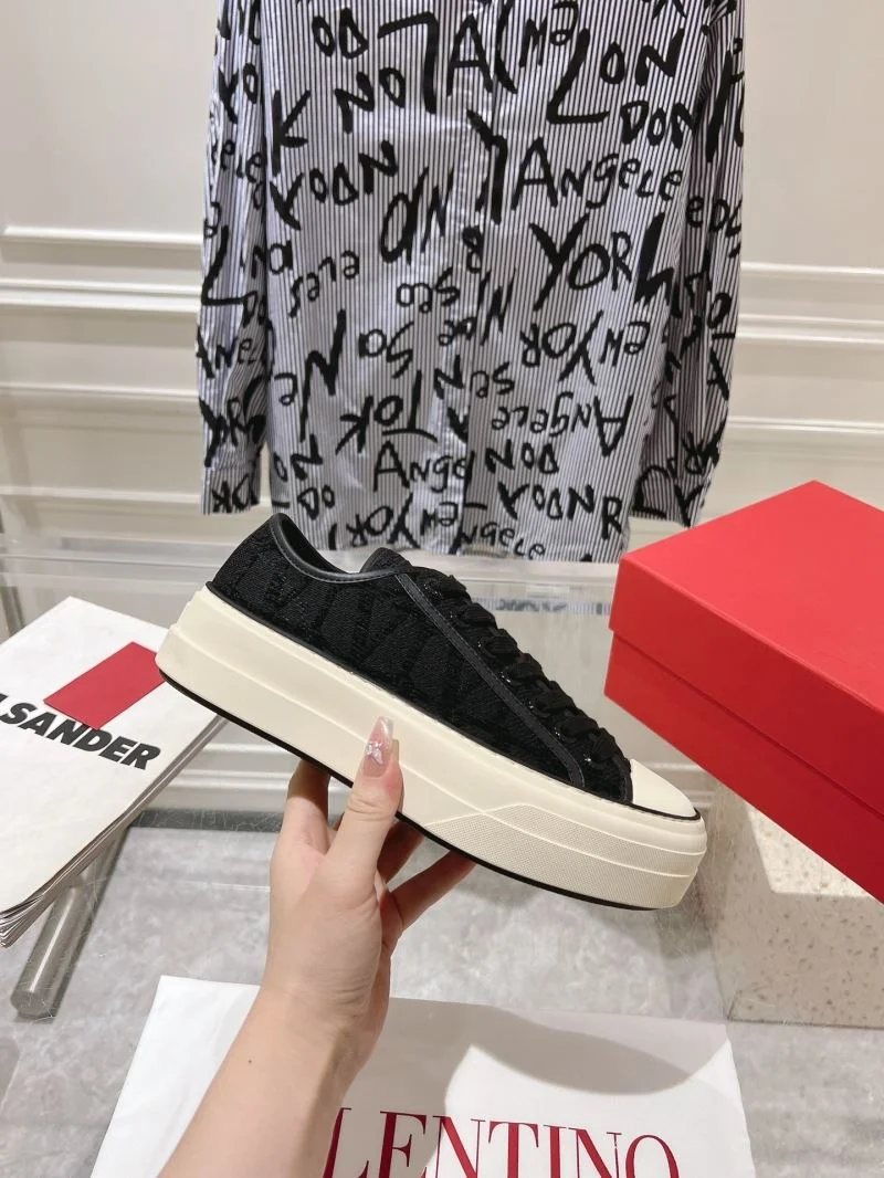 Valentino Low Shoes Attractive 36262