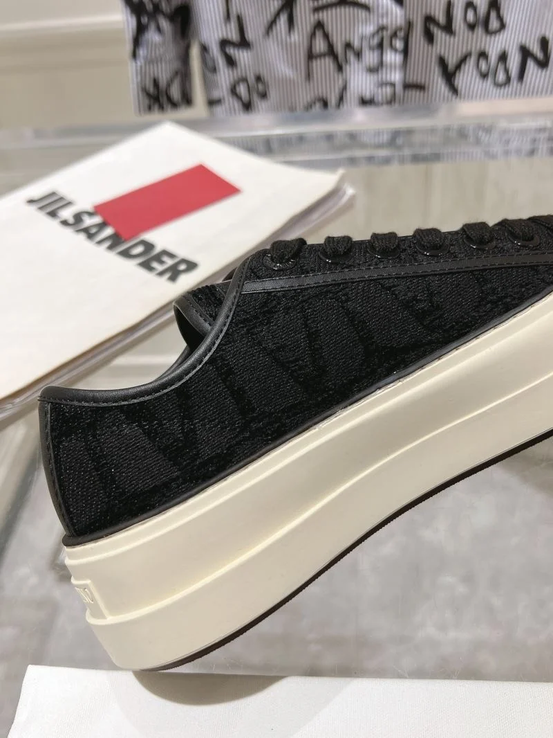Valentino Low Shoes Attractive 36262