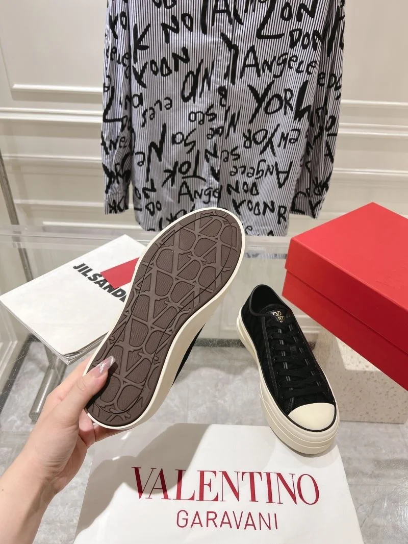 Valentino Low Shoes Attractive 36262