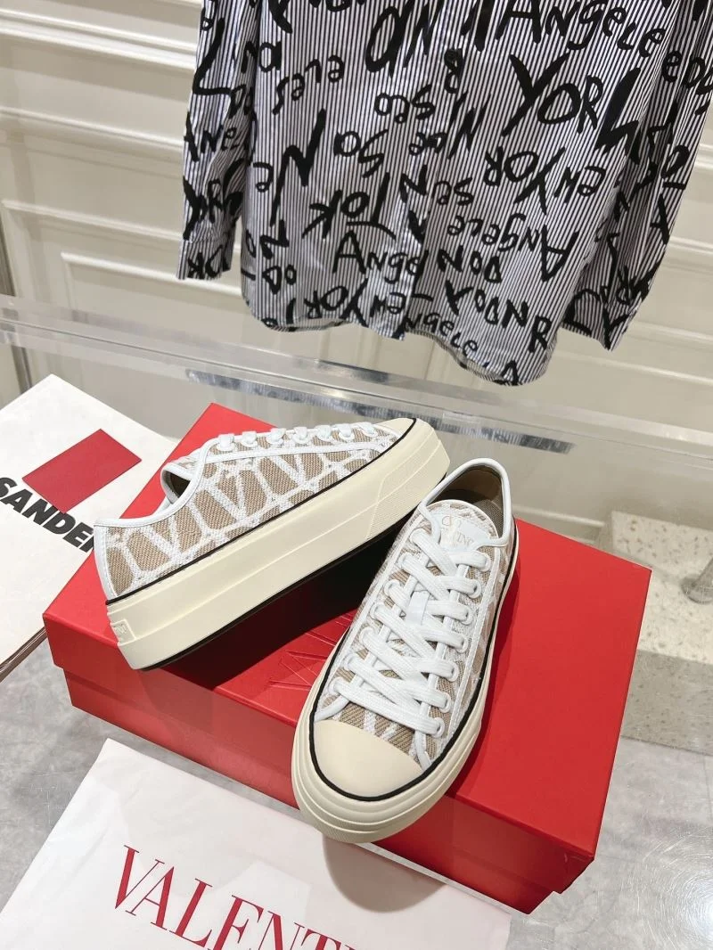 NewStyle Valentino Low Shoes 36261
