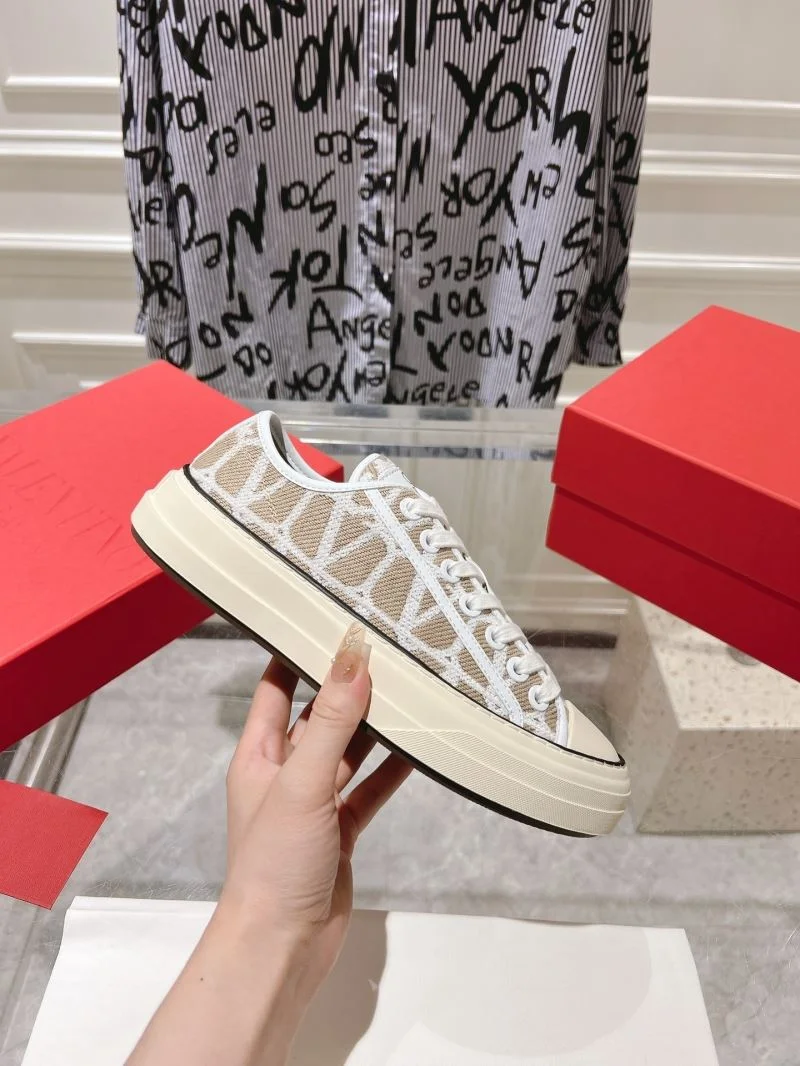 Valentino Low Shoes Reliable 36259