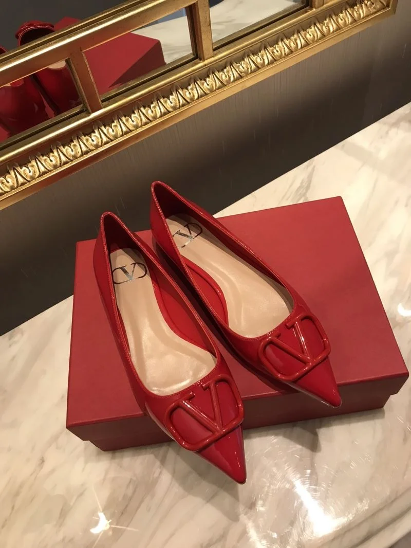 Valentino Low Shoes SmoothTexture 36695