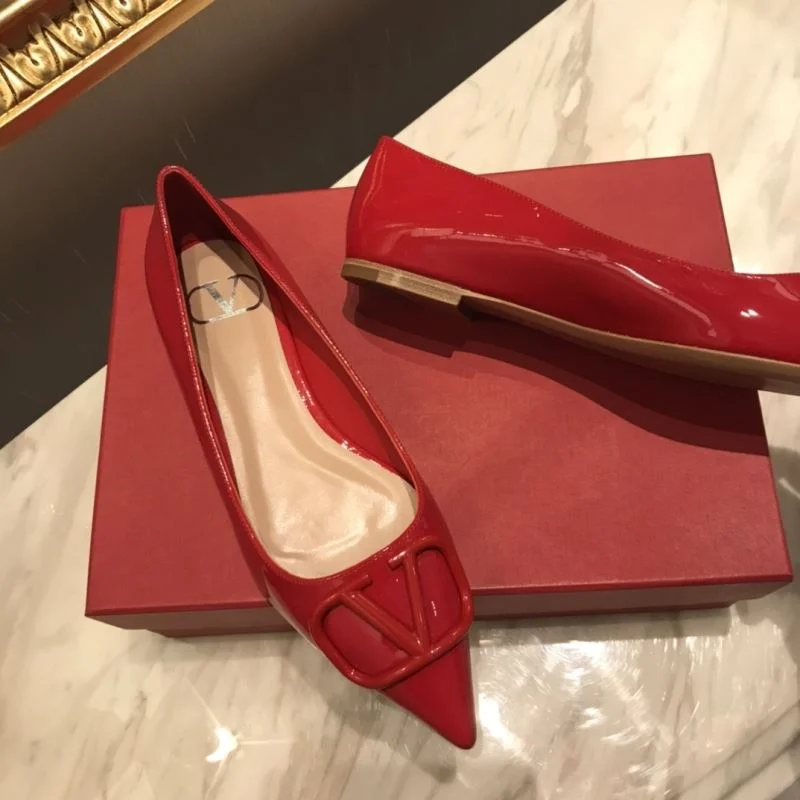 Valentino Low Shoes SmoothTexture 36695