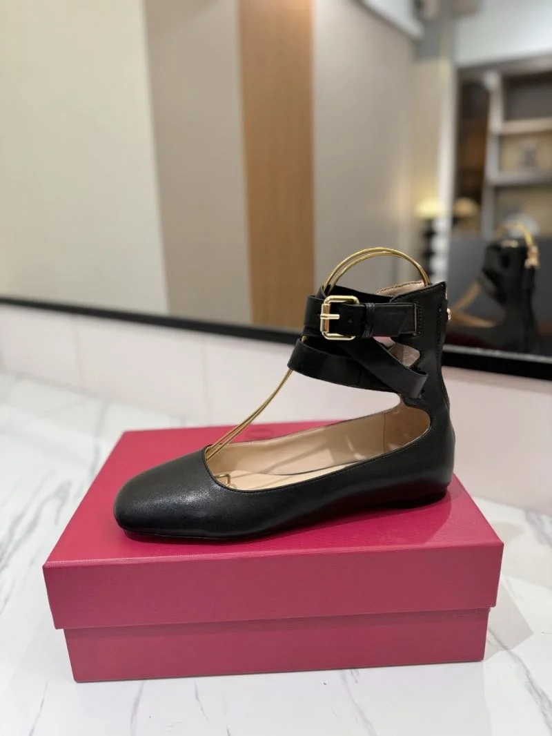 Valentino Low Shoes Bold 36702
