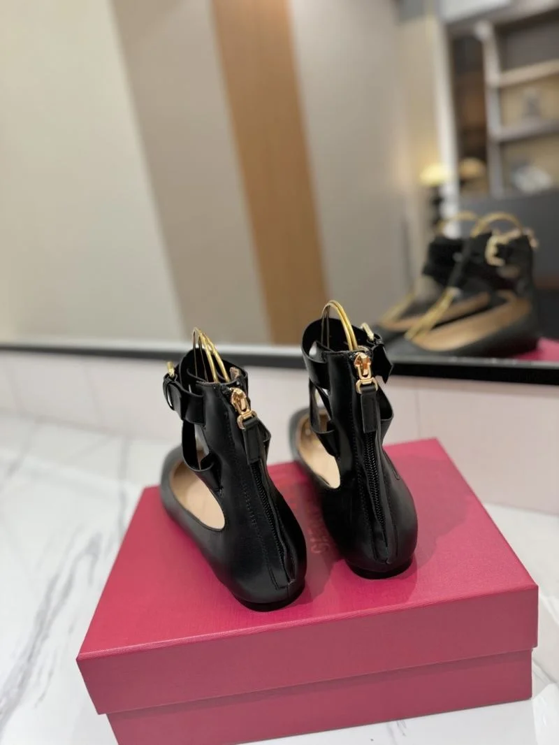 Valentino Low Shoes Bold 36702