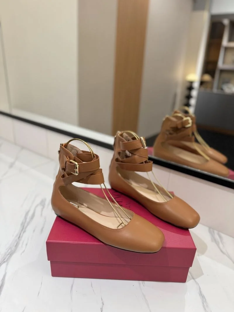 Valentino Low Shoes EasyCare 36693