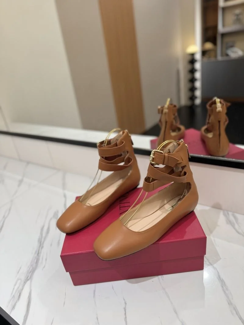 Valentino Low Shoes EasyCare 36693