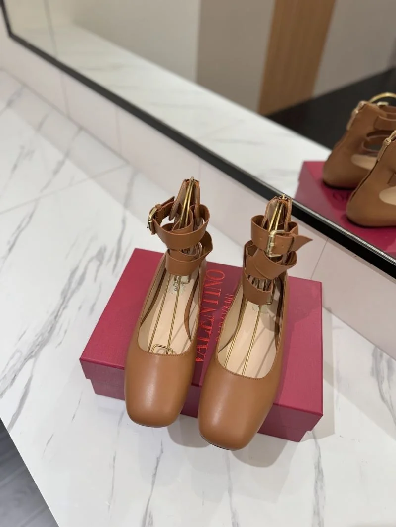 Valentino Low Shoes EasyCare 36693