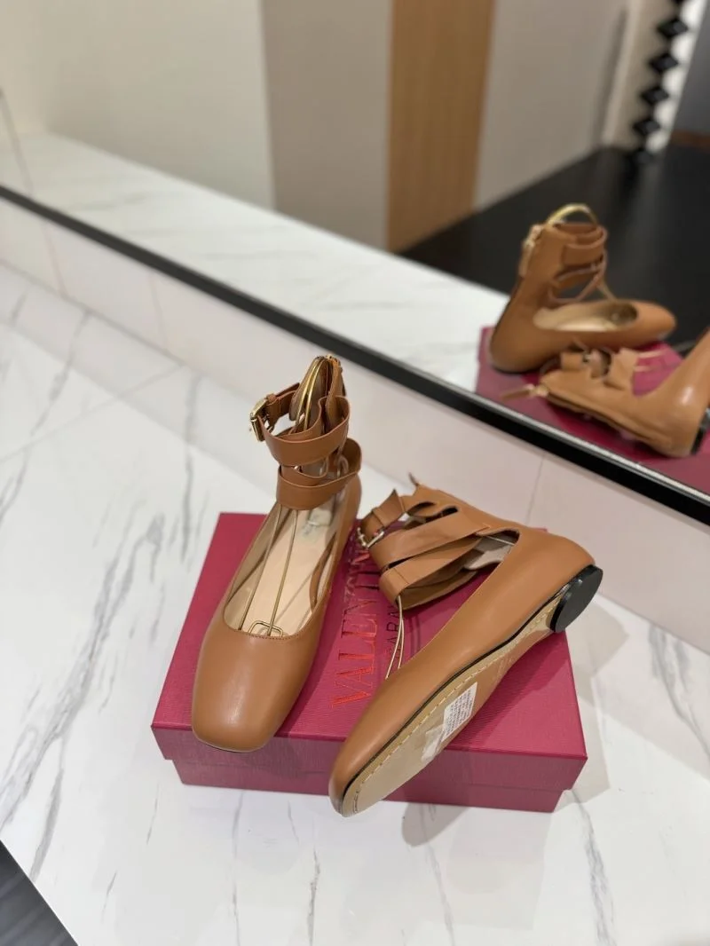 Valentino Low Shoes EasyCare 36693