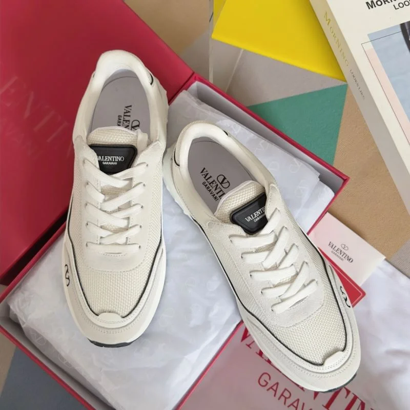 Fashionable Valentino Low Shoes 36450