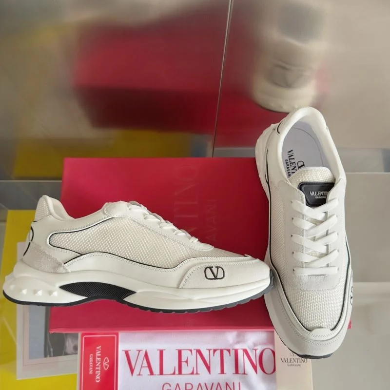 Fashionable Valentino Low Shoes 36450