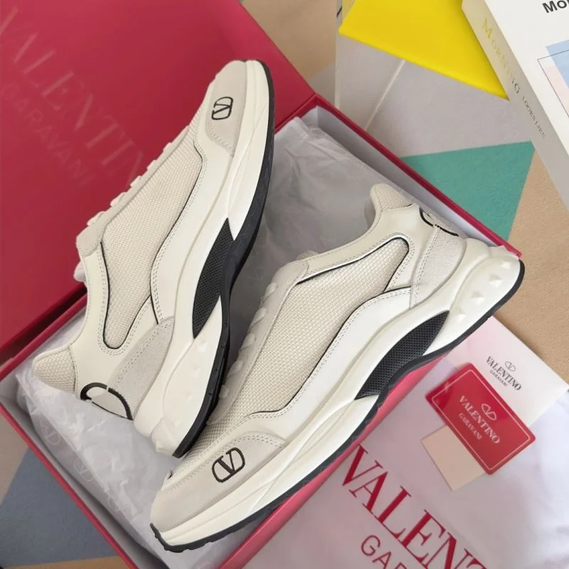Fashionable Valentino Low Shoes 36450