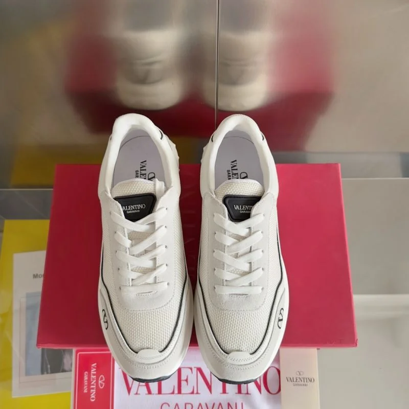 Fashionable Valentino Low Shoes 36450