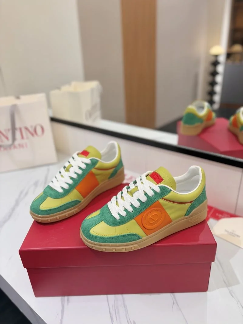 Resilient Valentino Low Shoes 36441