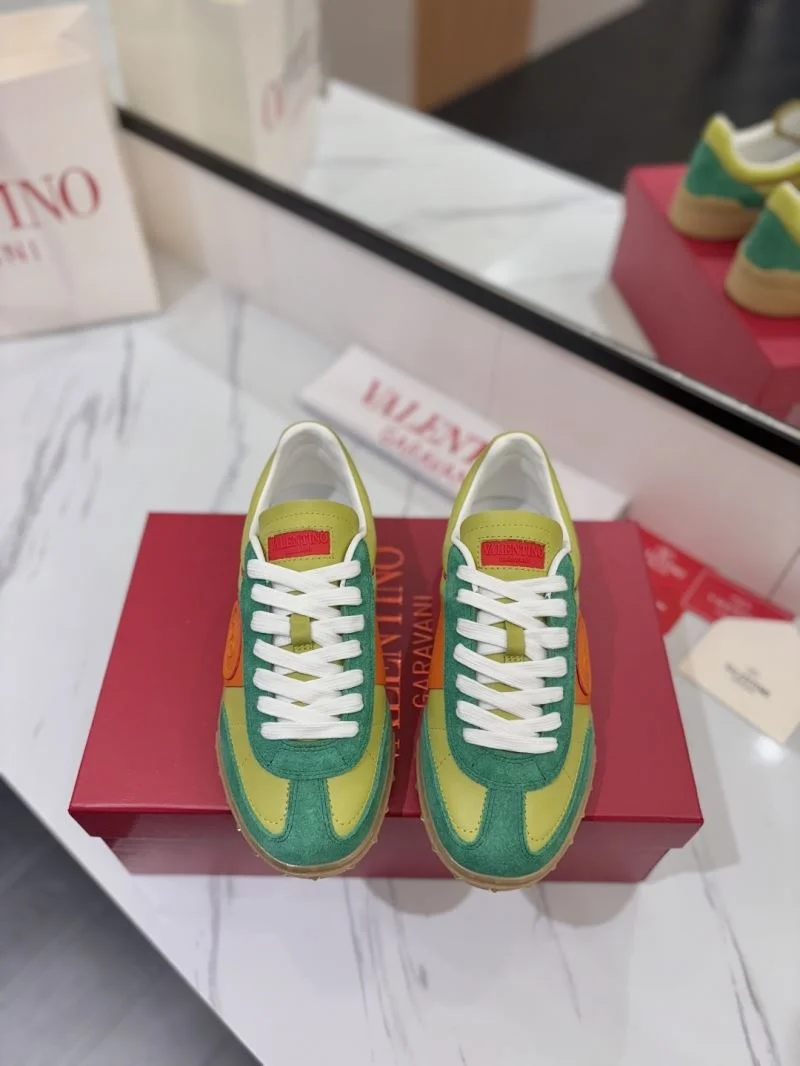 Resilient Valentino Low Shoes 36441