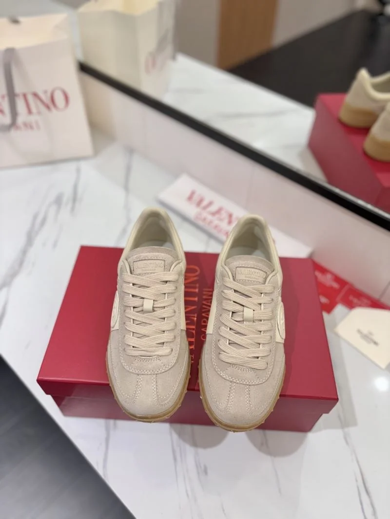 Unique Valentino Low Shoes 36462