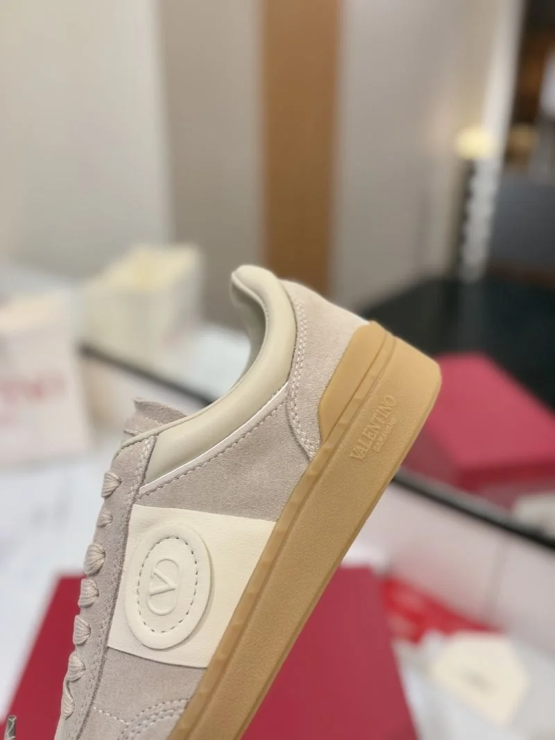 Unique Valentino Low Shoes 36462