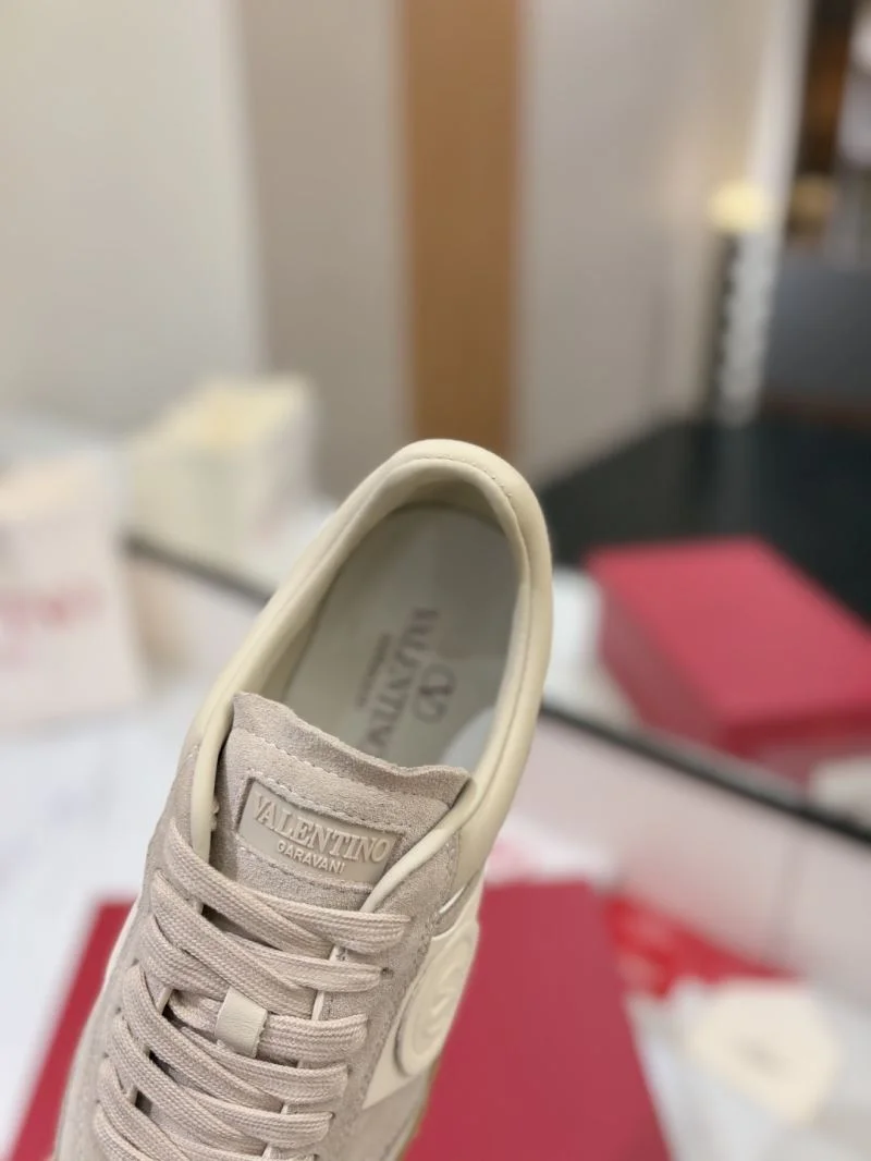 Unique Valentino Low Shoes 36462