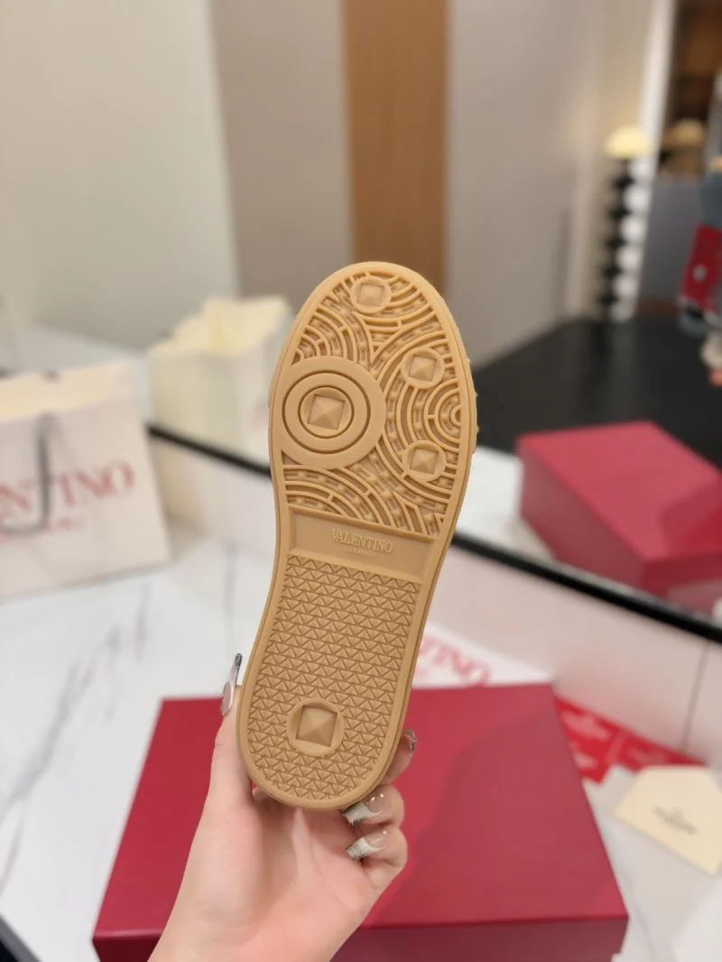 Unique Valentino Low Shoes 36462