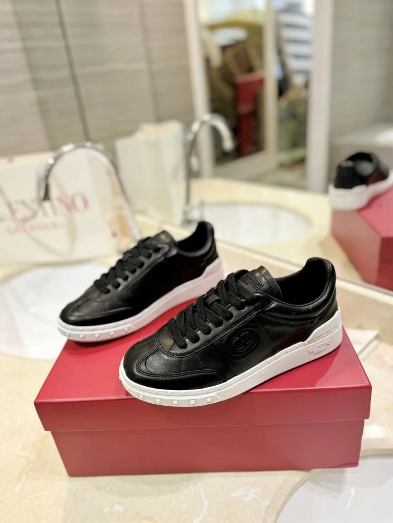 Valentino Low Shoes Sporty 36460