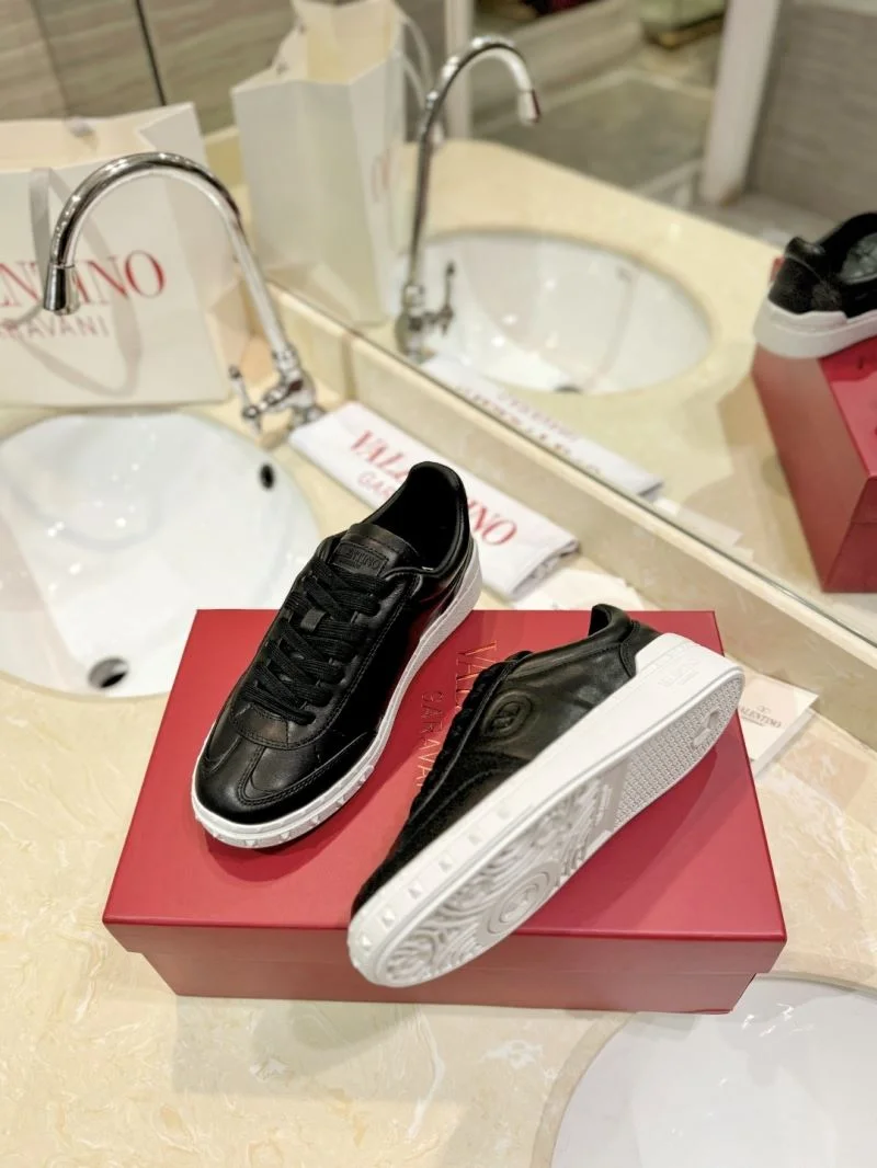 Valentino Low Shoes Sporty 36460