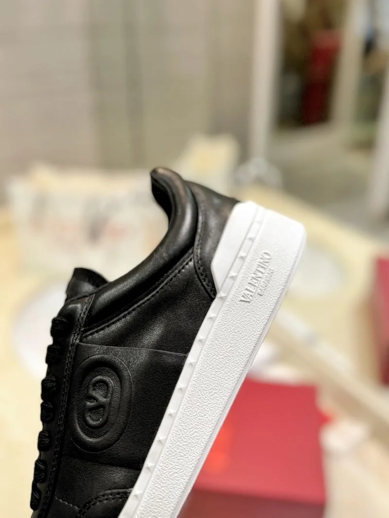 Valentino Low Shoes Sporty 36460
